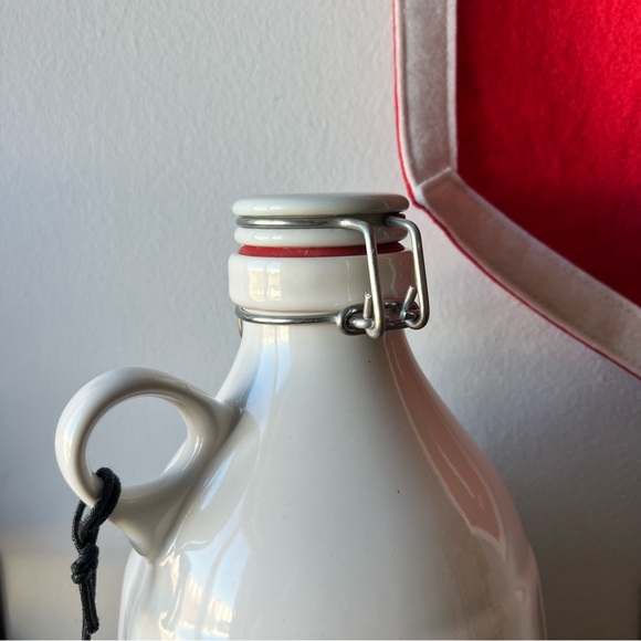 Filson Great Jones Growler | Handmade in Portland, OR, USA | 64OZ Ceramic - Picture 6 of 10